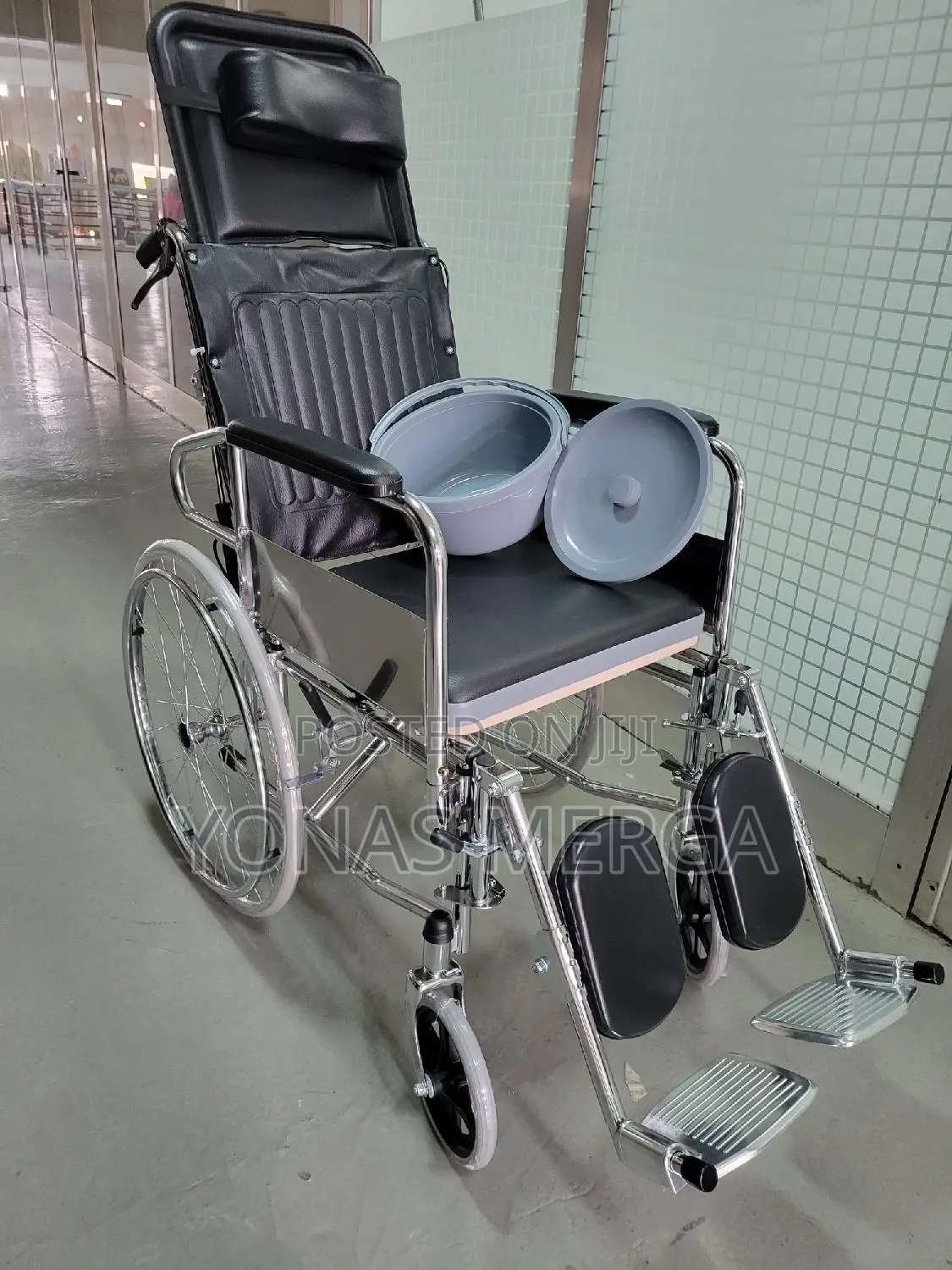 Fully Reclining Wheelchair for Increased Comfort