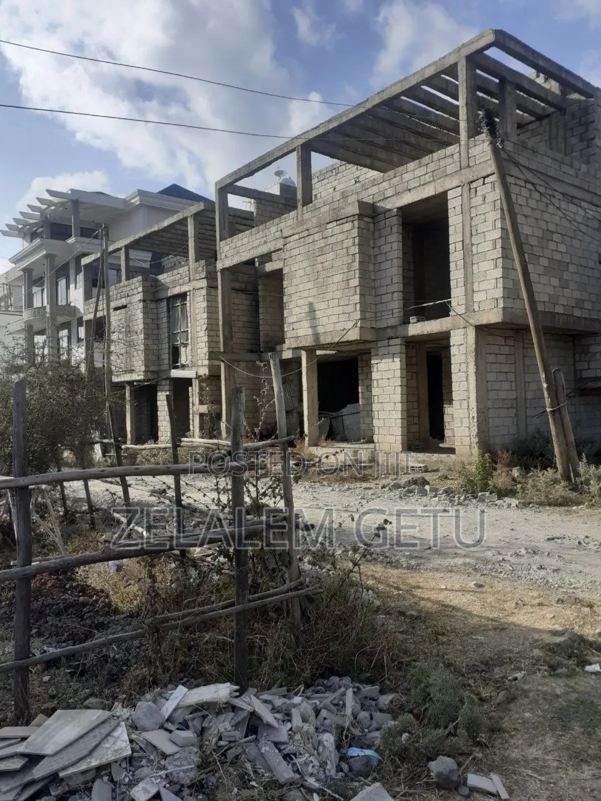 8bdrm Block of Flats in አያት, Bole for sale