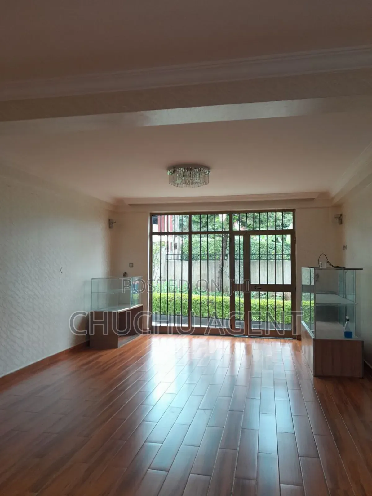 5bdrm Townhouse/Terrace in Bole for sale