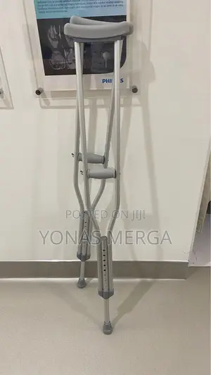 Pair of Aluminium Walking Crutches - Adjustable/Rubber Feet