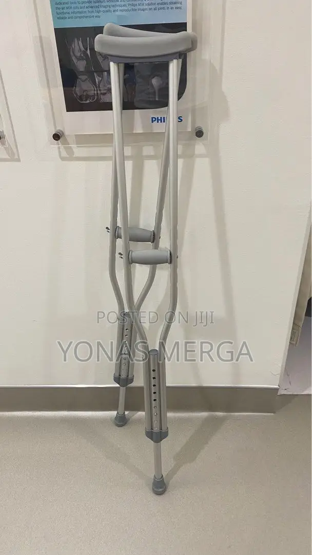 Pair of Aluminium Walking Crutches - Adjustable/Rubber Feet