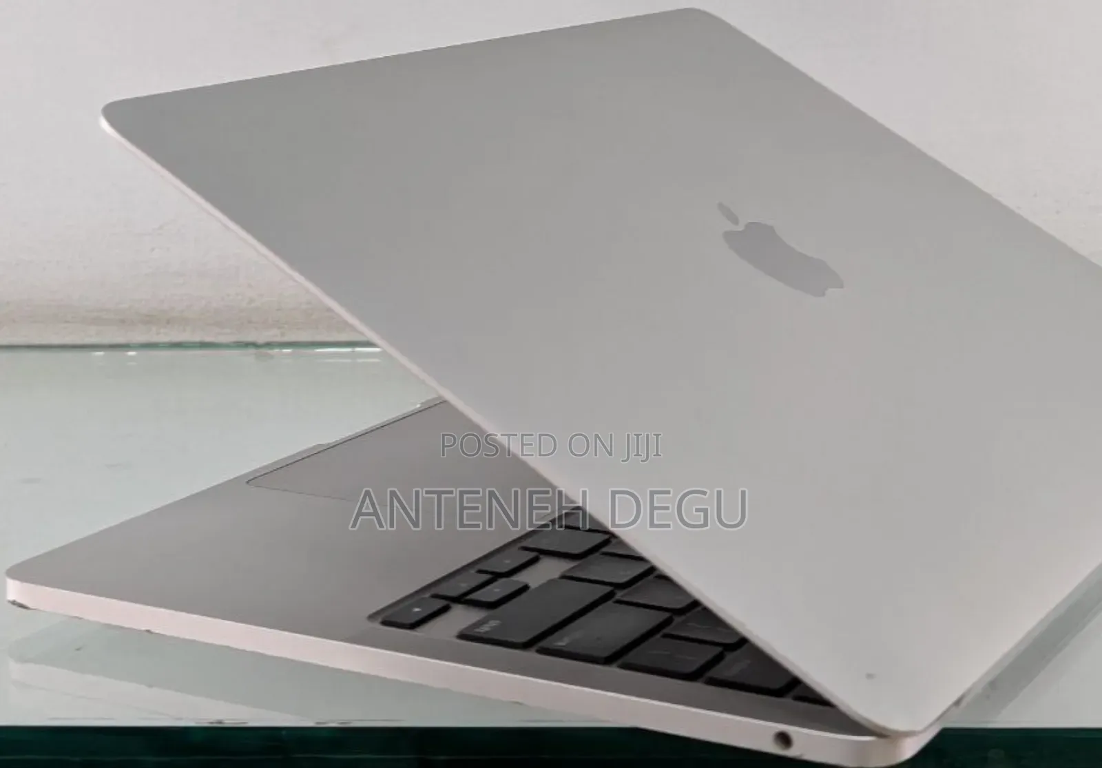New Laptop Apple MacBook Pro 2022 M2 24GB Apple M2 SSD 2T