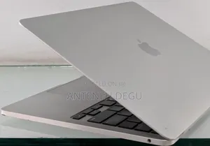 New Laptop Apple MacBook Pro 2022 M2 24GB Apple M2 SSD 2T