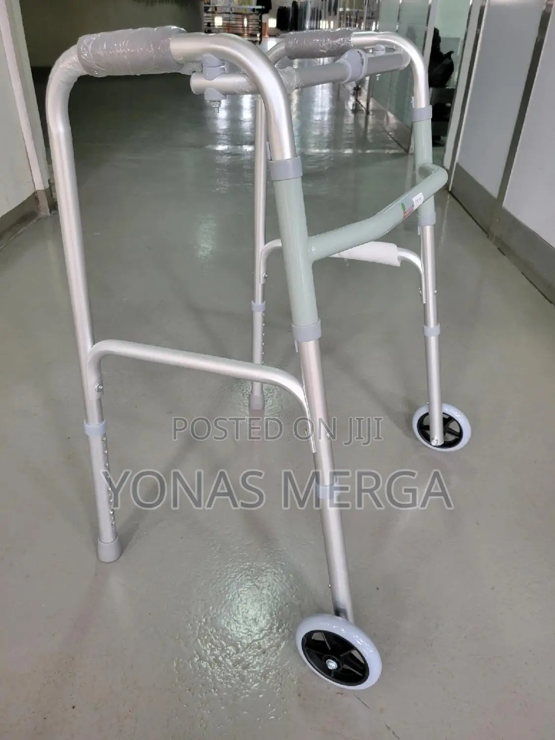 Wheeled Walker: Designed for Safety and Convenience Waker