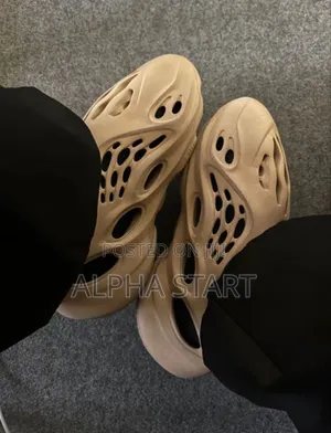 Adidas Yeezy Runs Master Quality Shoes for You