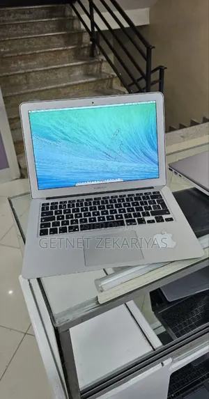 New Laptop Apple MacBook Air 2014 4GB Intel Core I5 SSD 128GB