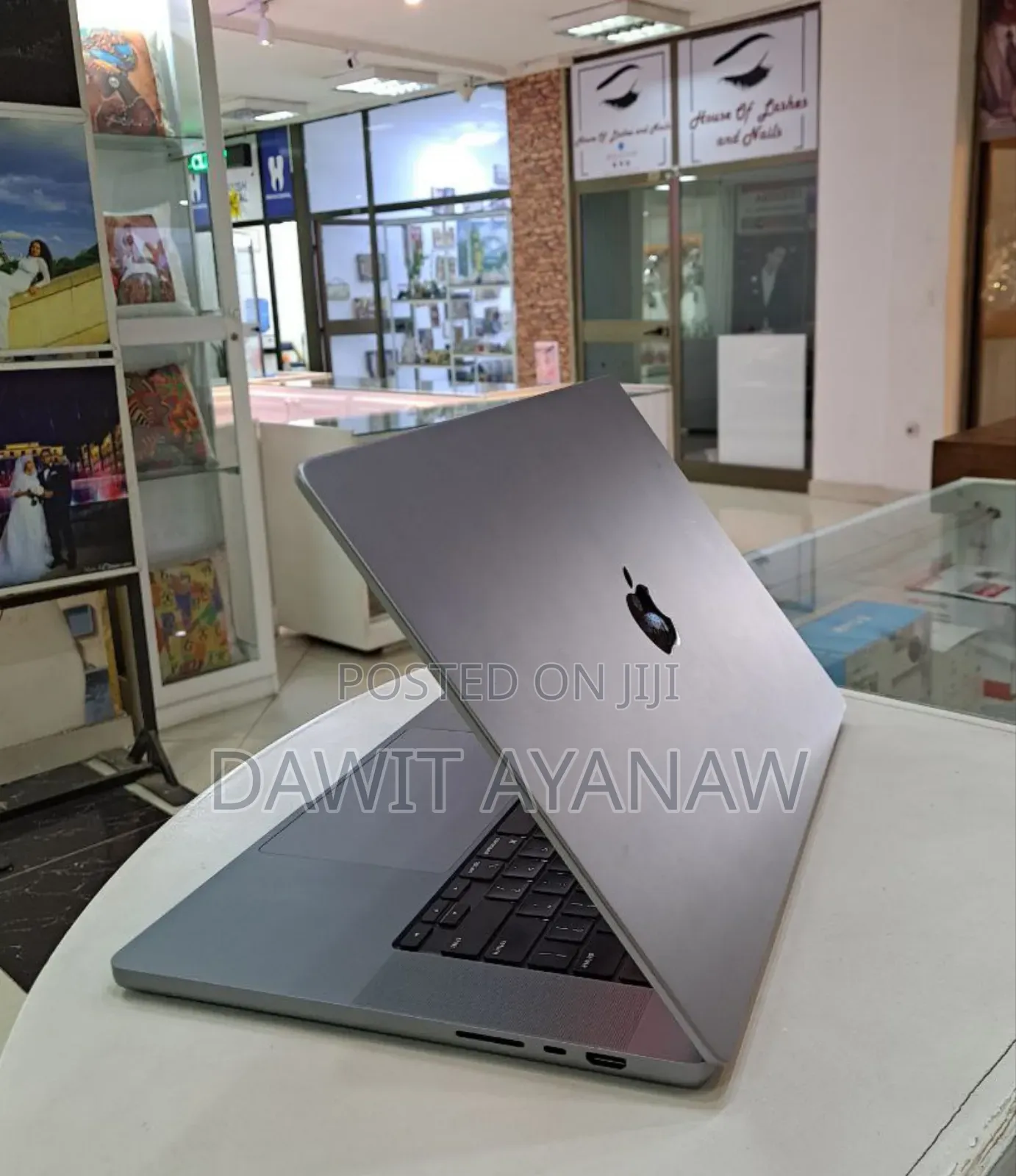 New Laptop Apple MacBook Pro 2022 M2 32GB Apple M2 SSD 512GB