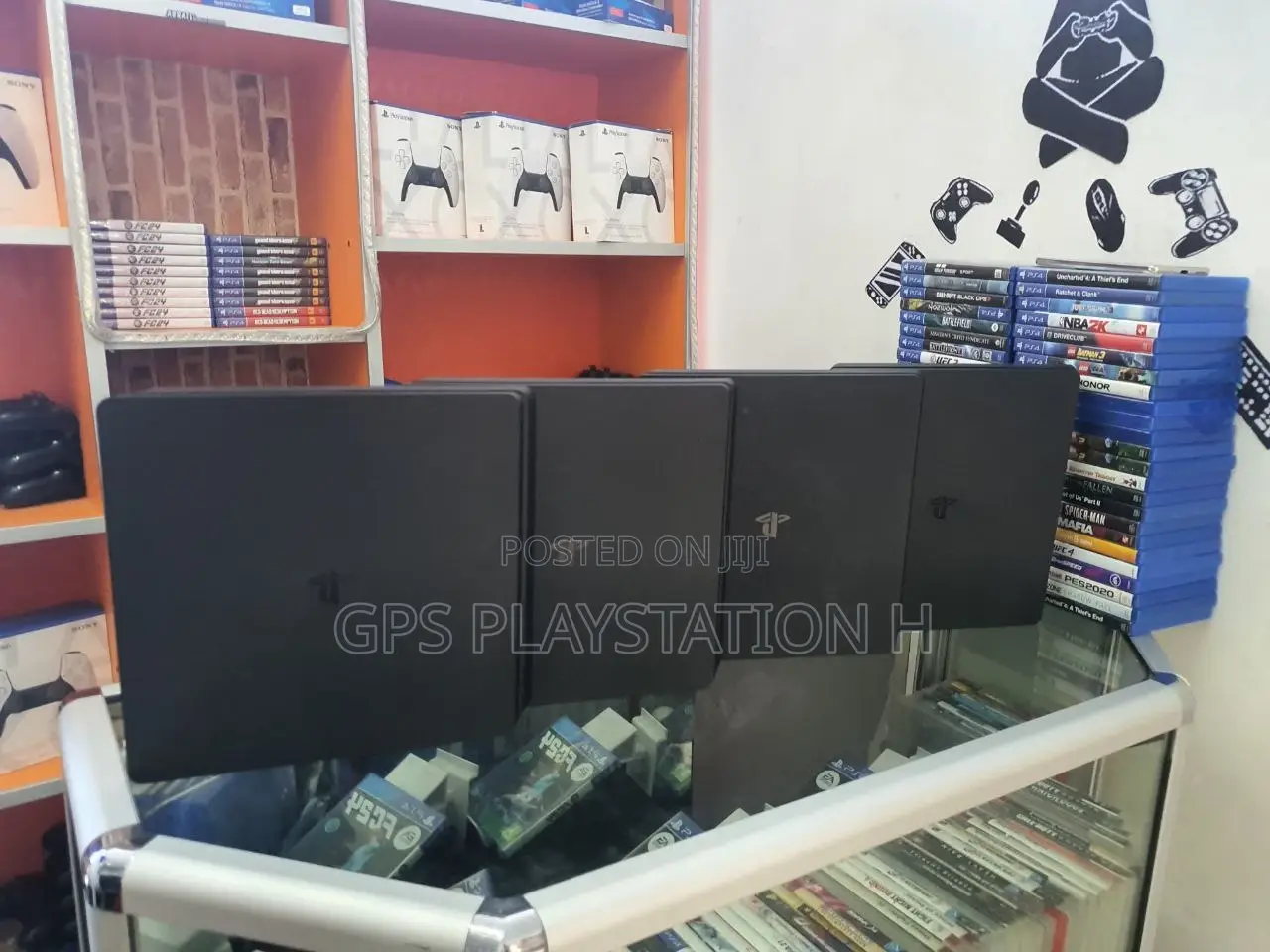 Playstation 4 Slim 1 Tb£ Dubai Used