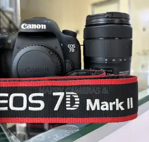 7d Mark Ii 18-135mm Usm Lens