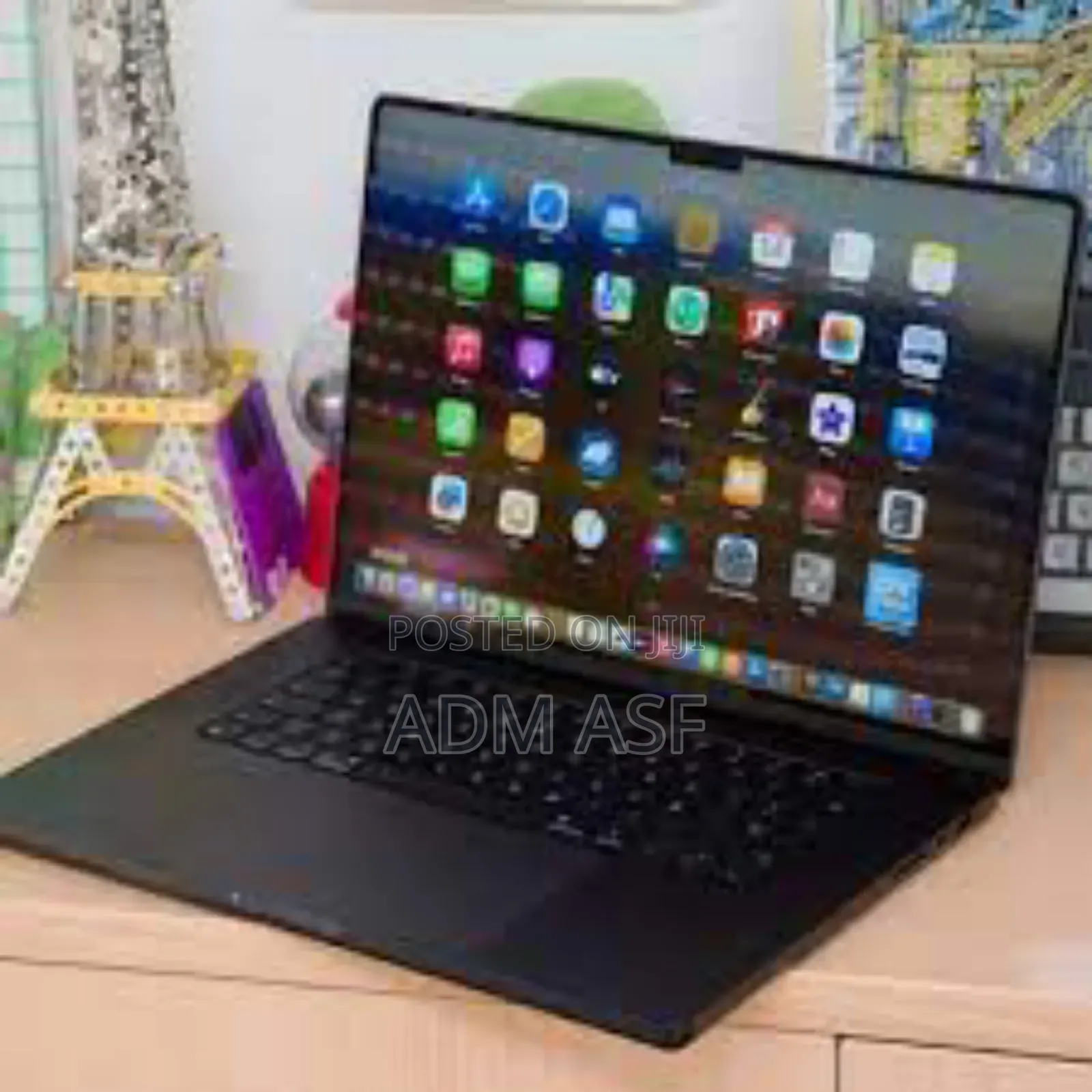 New Apple MacBook Pro 2023 M3 Max 14-Inch 8GB Apple M3 Max SSD 512GB