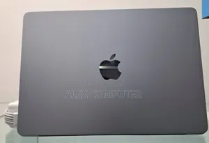 New Laptop Apple MacBook Air 2024 M3 13-Inch 16GB Apple M3 SSD 512GB