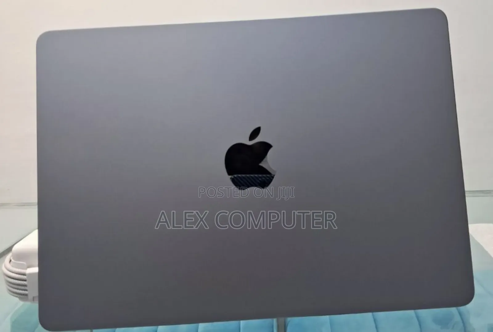 New Laptop Apple MacBook Air 2024 M3 13-Inch 16GB Apple M3 SSD 512GB