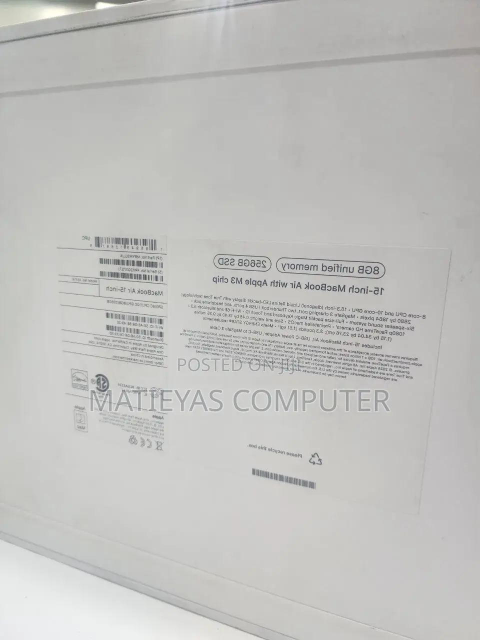New Laptop Apple MacBook 2014 8GB Apple M3 SSD 256GB