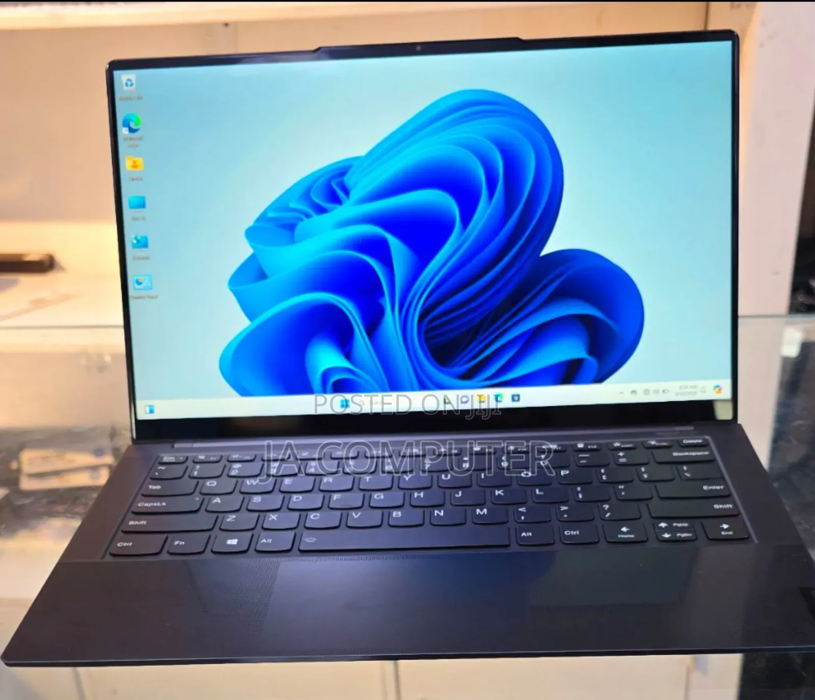 New Laptop Lenovo Yoga 9i 16GB Intel Core I7 SSD 512GB