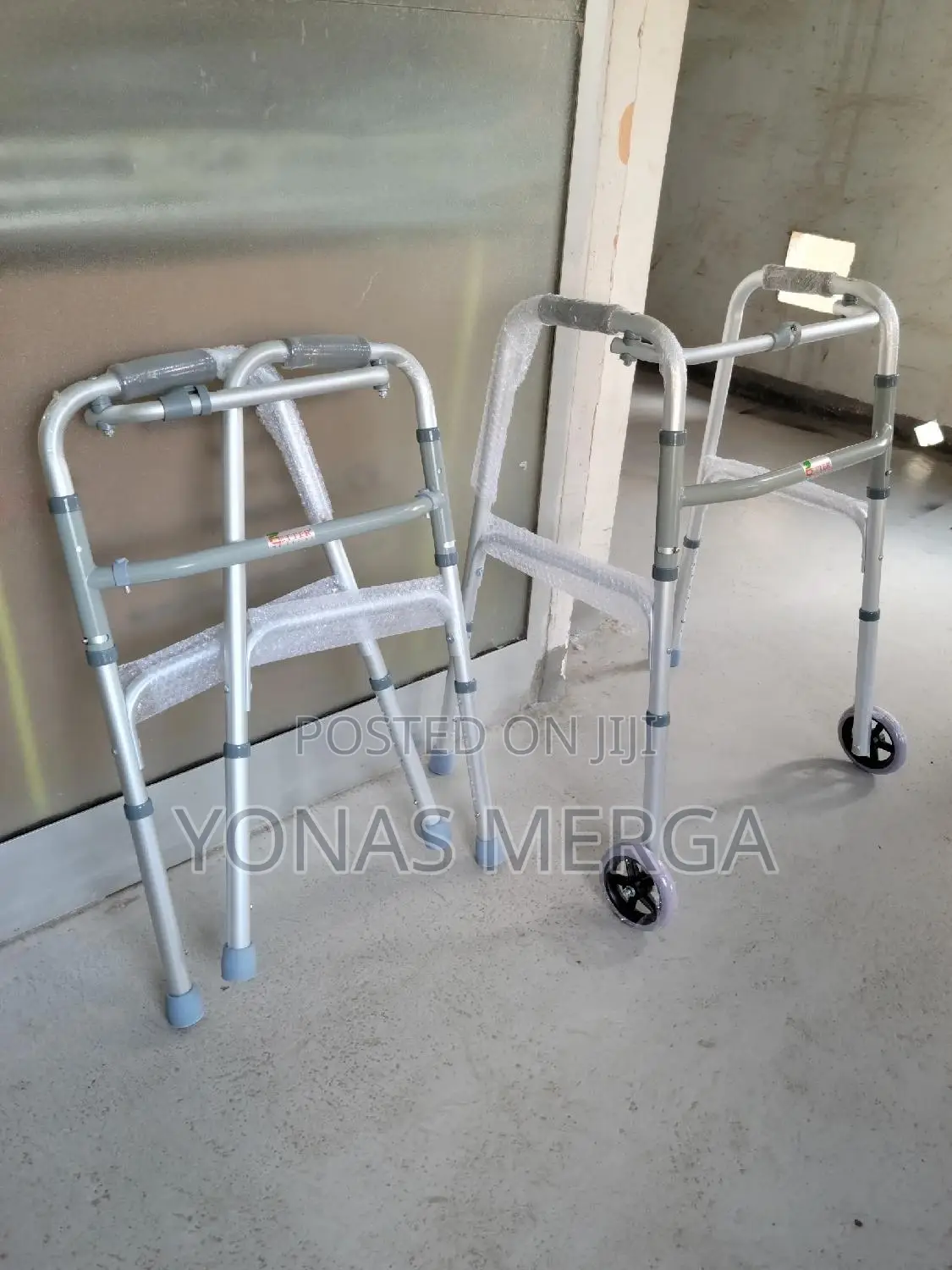 Adult Foldable Walker/Hospital
Is It Foldable/Walker/Dealing