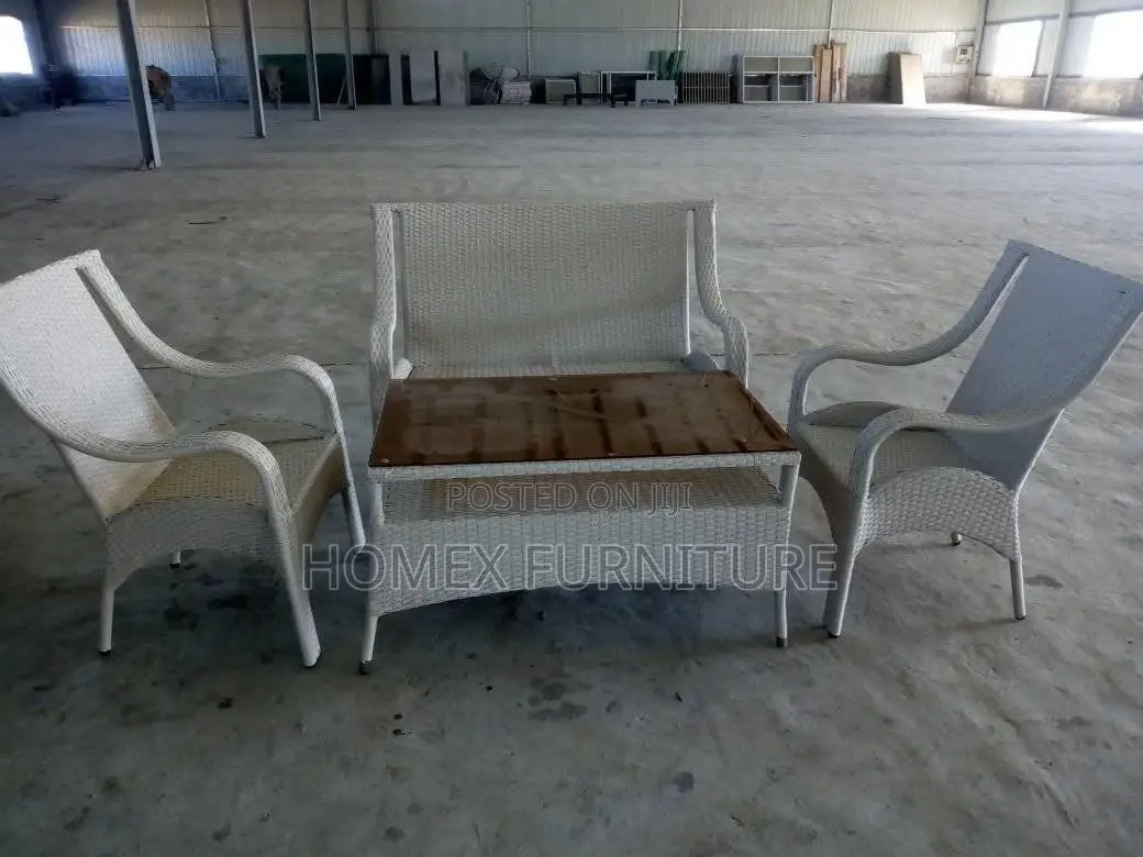 Garden Furnituresquare Tables and Chairs የጋርደን ጠረጴዛ እና ወንበር