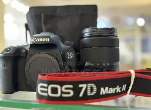 7D Mark II Canon 18-135mm USM