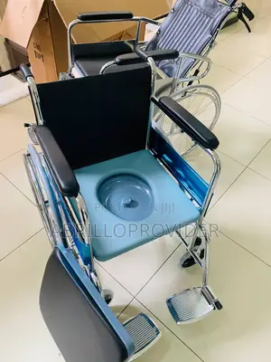Commode Wheelchair for Old People and Patient, Suitable For