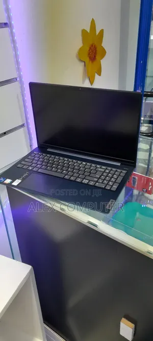New Laptop Lenovo Flex 5 12GB Intel Core I7 SSD 512GB