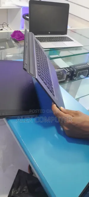 New Laptop HP ZBook Studio 32GB Intel Core I7 SSD 512GB