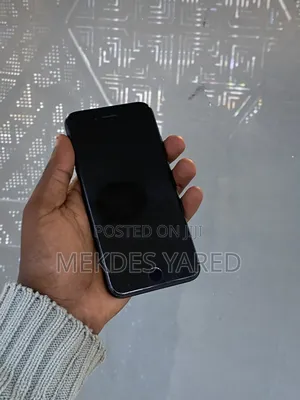 New Apple iPhone SE (2020) 64 GB Black