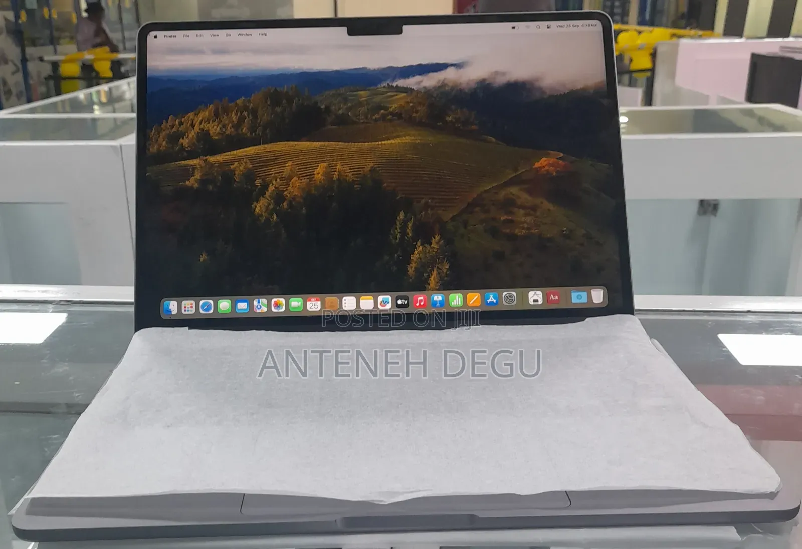 New Laptop Apple MacBook Air 2024 M3 13-Inch 16GB Apple M3 SSD 512GB