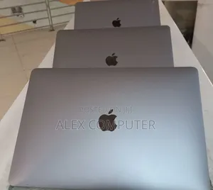 New Laptop Apple MacBook Pro 2017 8GB Intel Core I5 SSD 256GB