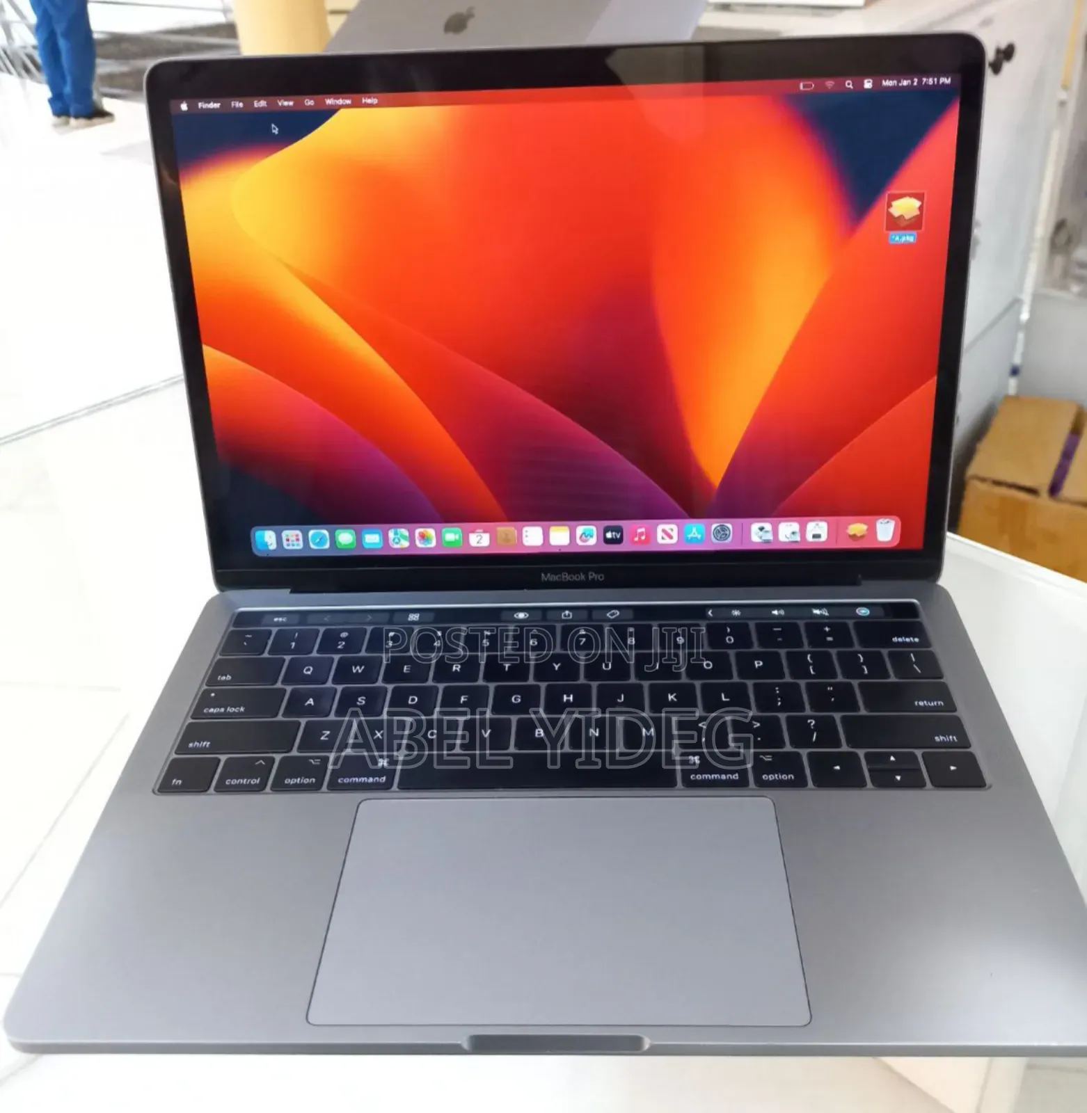 New Laptop Apple MacBook Pro 2017 8GB Intel Core I5 SSD 256GB