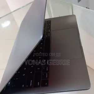 New Laptop Apple MacBook Pro 8GB Intel Core I5 SSD 256GB