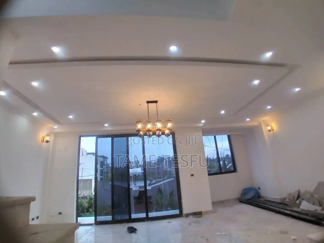 Furnished 8bdrm House in Summmit, Bole for sale