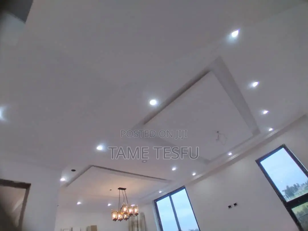 Furnished 8bdrm House in Summmit, Bole for sale