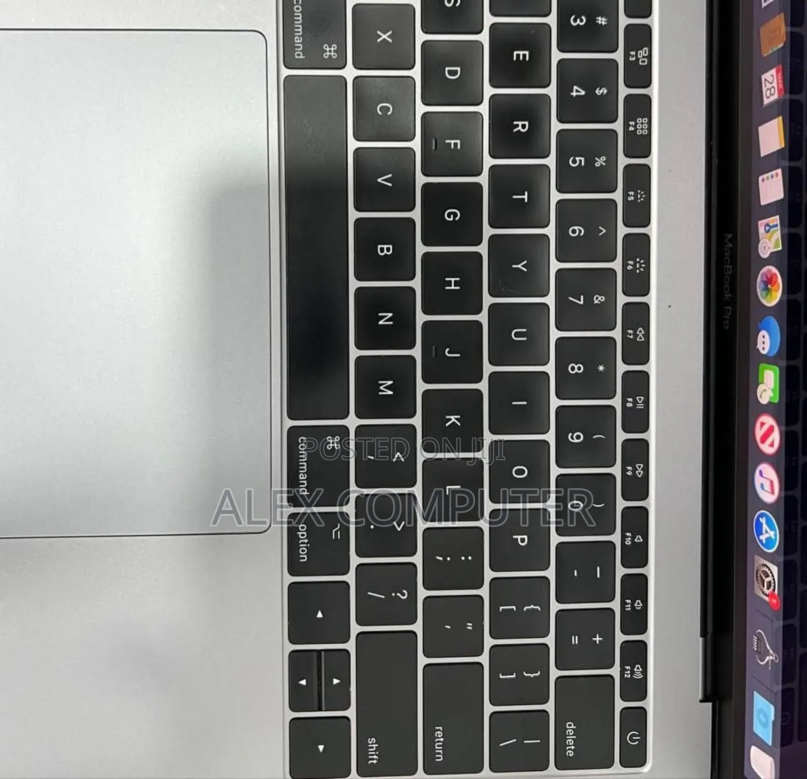 New Laptop Apple MacBook Pro 2017 8GB Intel Core I5 SSD 256GB