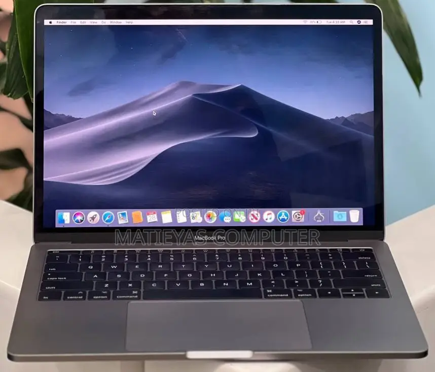 New Laptop Apple MacBook Pro 2017 8GB Intel Core I5 SSD 256GB