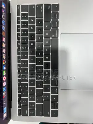 New Laptop Apple MacBook Pro 2017 8GB Intel Core I5 SSD 256GB