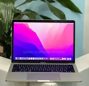New Laptop Apple MacBook Pro 2017 8GB Intel Core I5 SSD 256GB