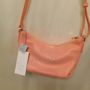 Hand Bags for Girls