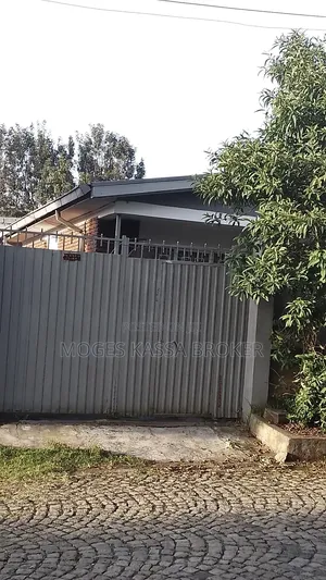 Furnished 4bdrm Villa in አያት የሚሸጥ 300 ካሬ ነባር, Yeka for sale
