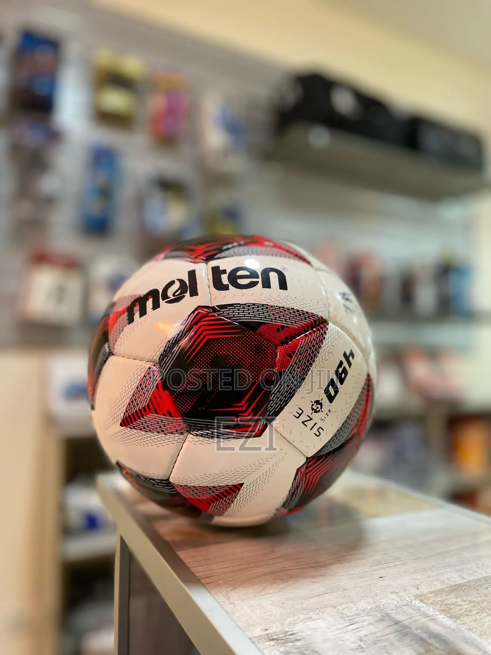 Molten 490 Size 5