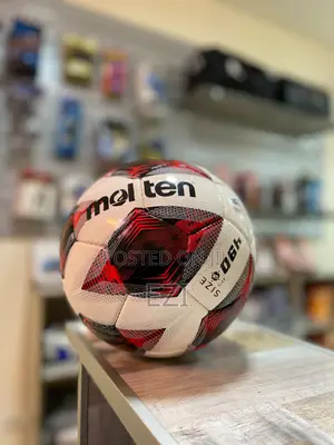 Molten 490 Size 5
