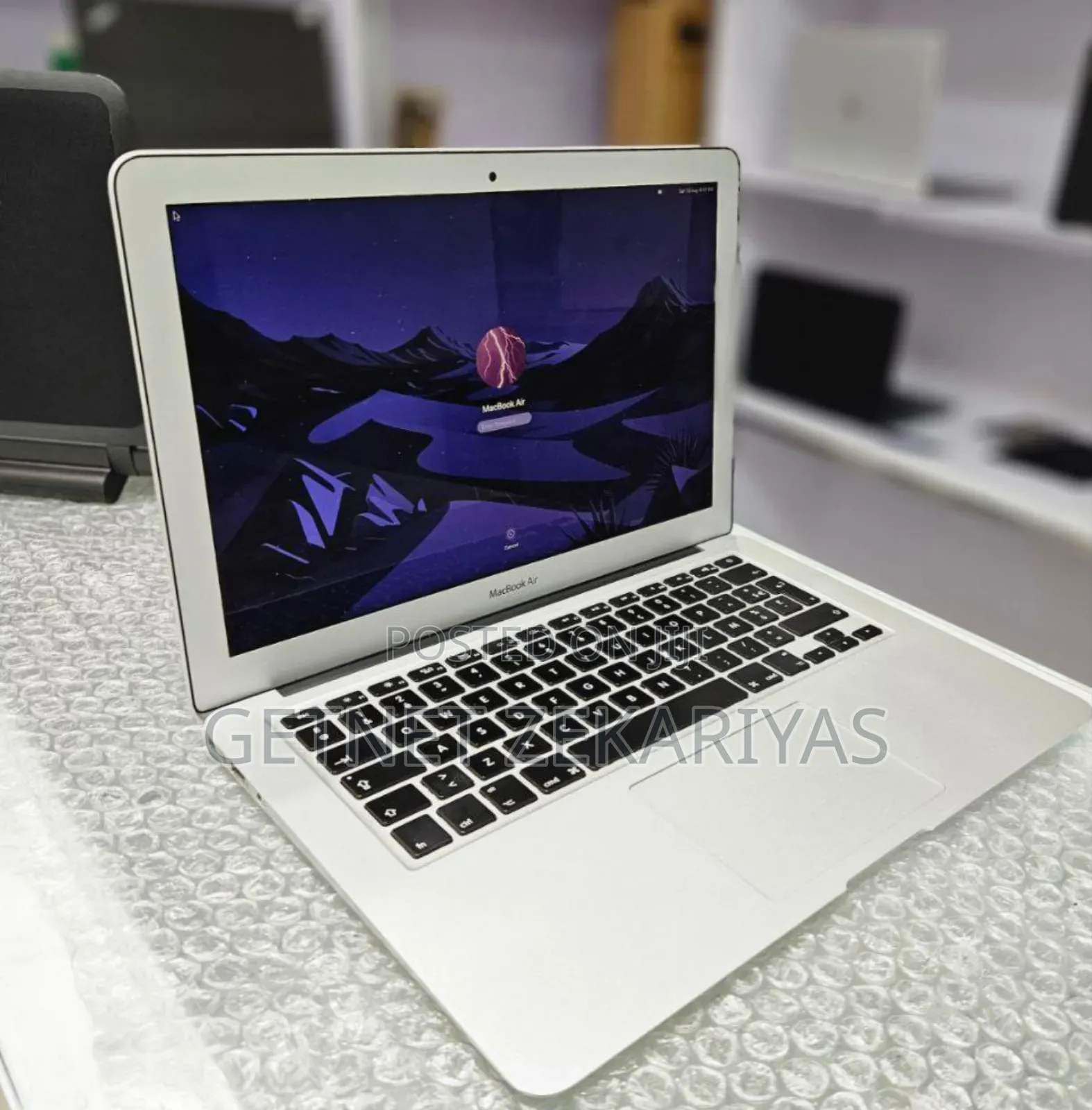 New Laptop Apple MacBook Air 2014 8GB Intel Core I7 SSD 256GB