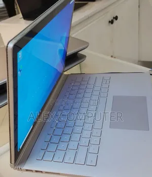 New Laptop Microsoft Surface 8GB Intel Core I5 SSD 256GB