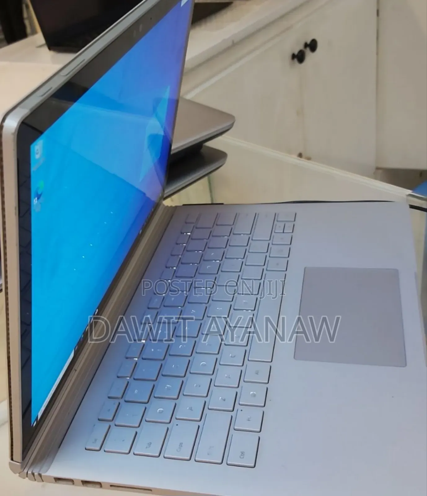 New Laptop Microsoft Surface 8GB Intel Core I5 SSD 256GB