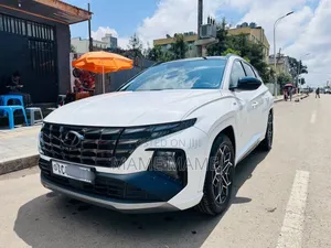 New Hyundai Tucson 2022 White