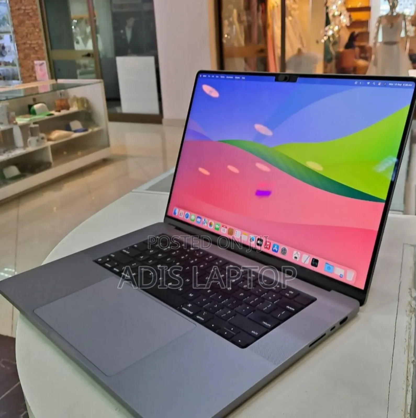 New Laptop Apple MacBook Pro 2023 M2 32GB Apple M2 SSD 512GB