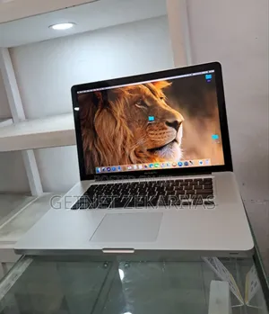 New Laptop Apple MacBook Pro 2010 4GB Intel Core I7 SSD 320GB