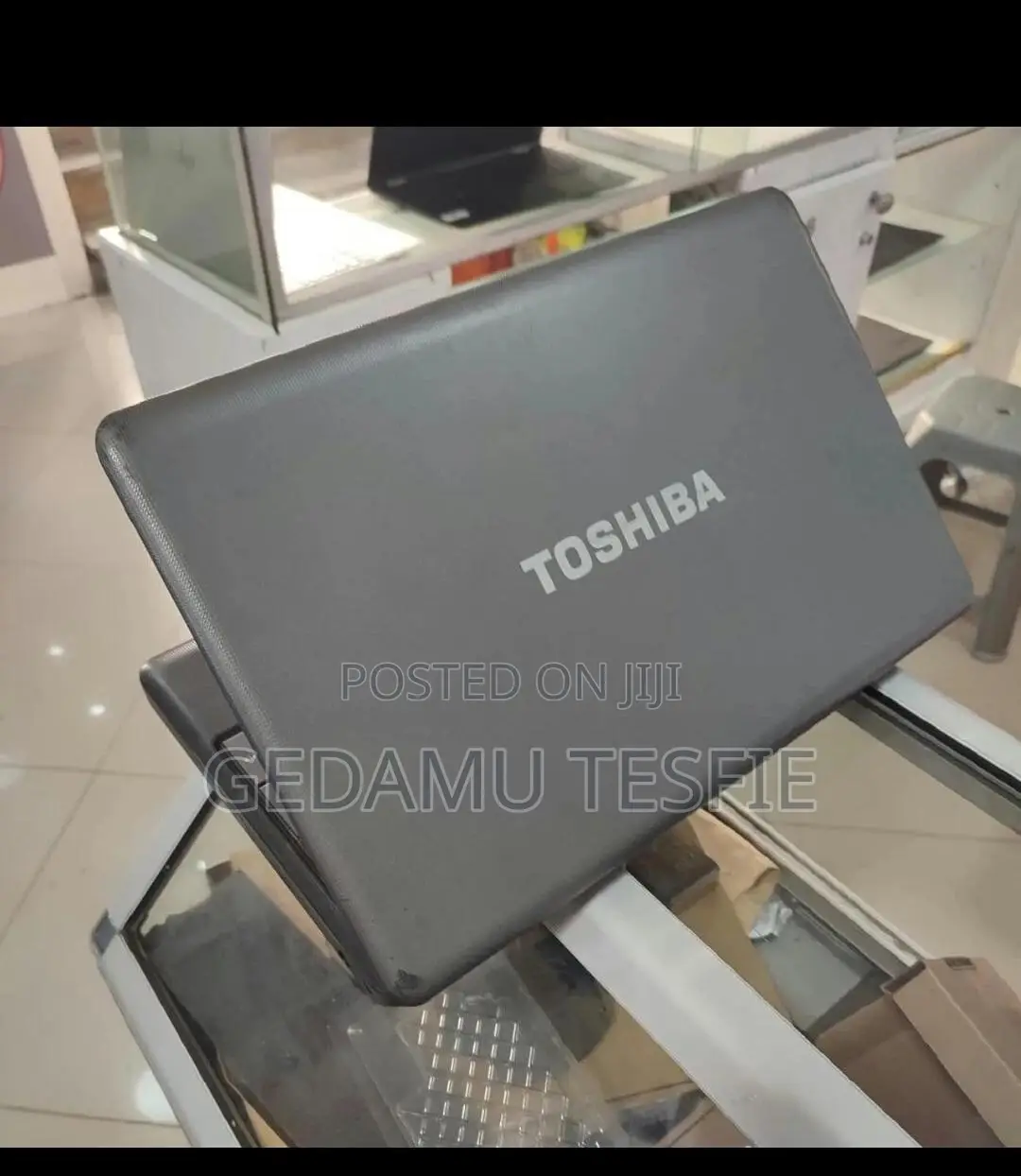 New Laptop Toshiba 4GB Intel Core i3 SSD 500GB