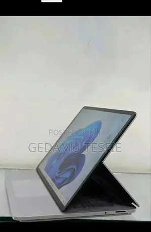 New Laptop Microsoft Surface 2 16GB Intel Core i5 SSD 256GB