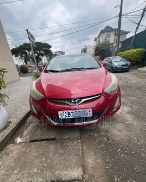 Hyundai Elantra 2012 Red