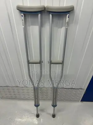 925(M) Under Arm Crutch/Excellence in Quality/Crutches