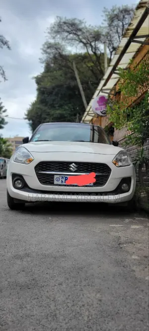 Suzuki Swift 2021 White